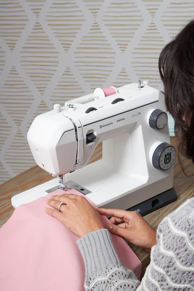 Husqvarna Viking Onyx 25 Sewing Machine - Meissner Sewing and Vacuum