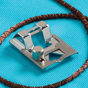 Pie trenzado ajustable (ESG-BF) (SA141) - Se adapta a Baby Lock y Brother