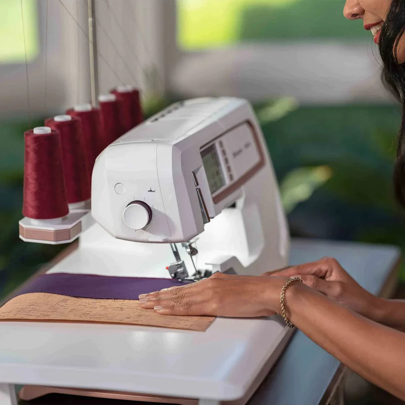Husqvarna Viking Amber Air S600 Coverlock - Meissner Sewing and Vacuum
