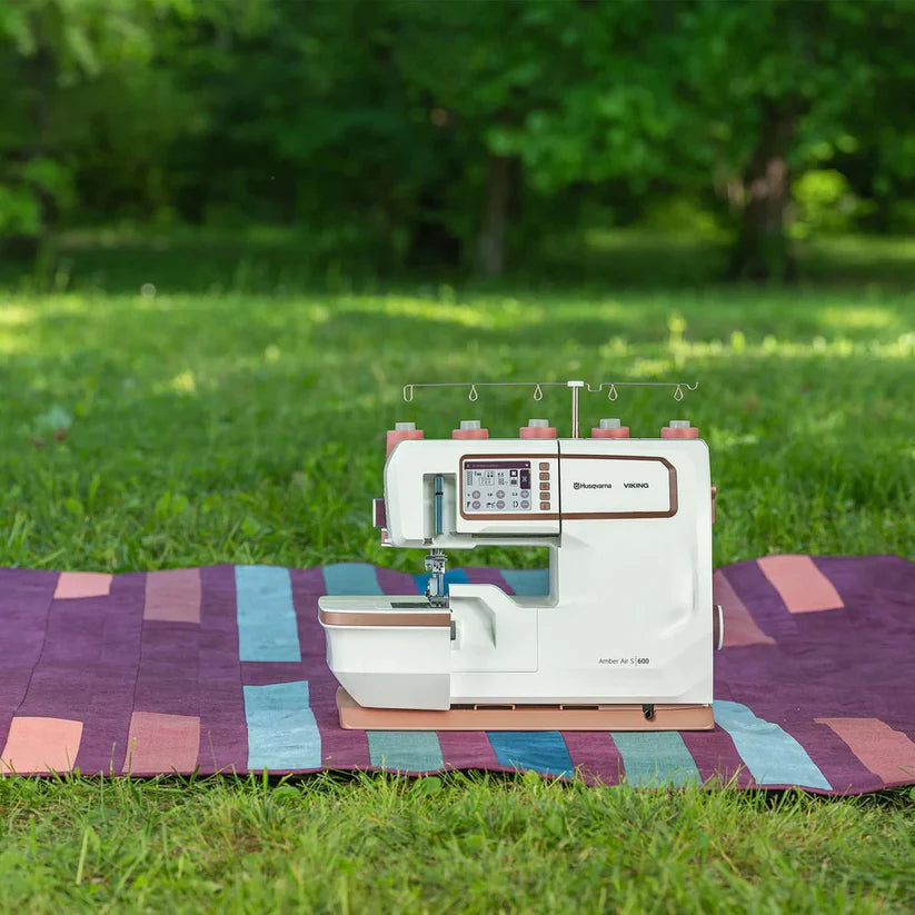 Husqvarna Viking Amber Air S600 Coverlock - Meissner Sewing and Vacuum