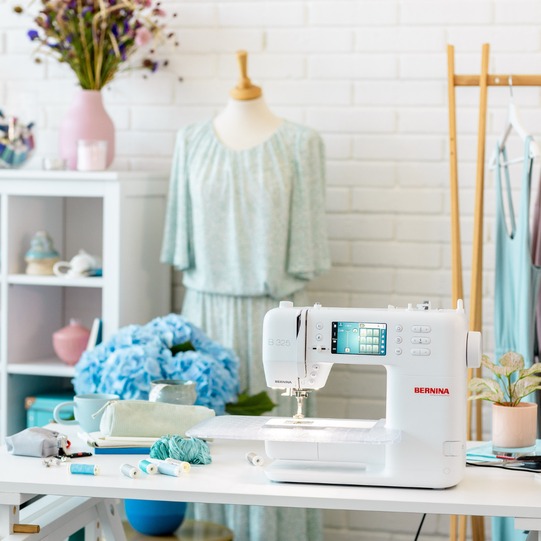 Bernina B325 (Gen 2) Sewing Machine