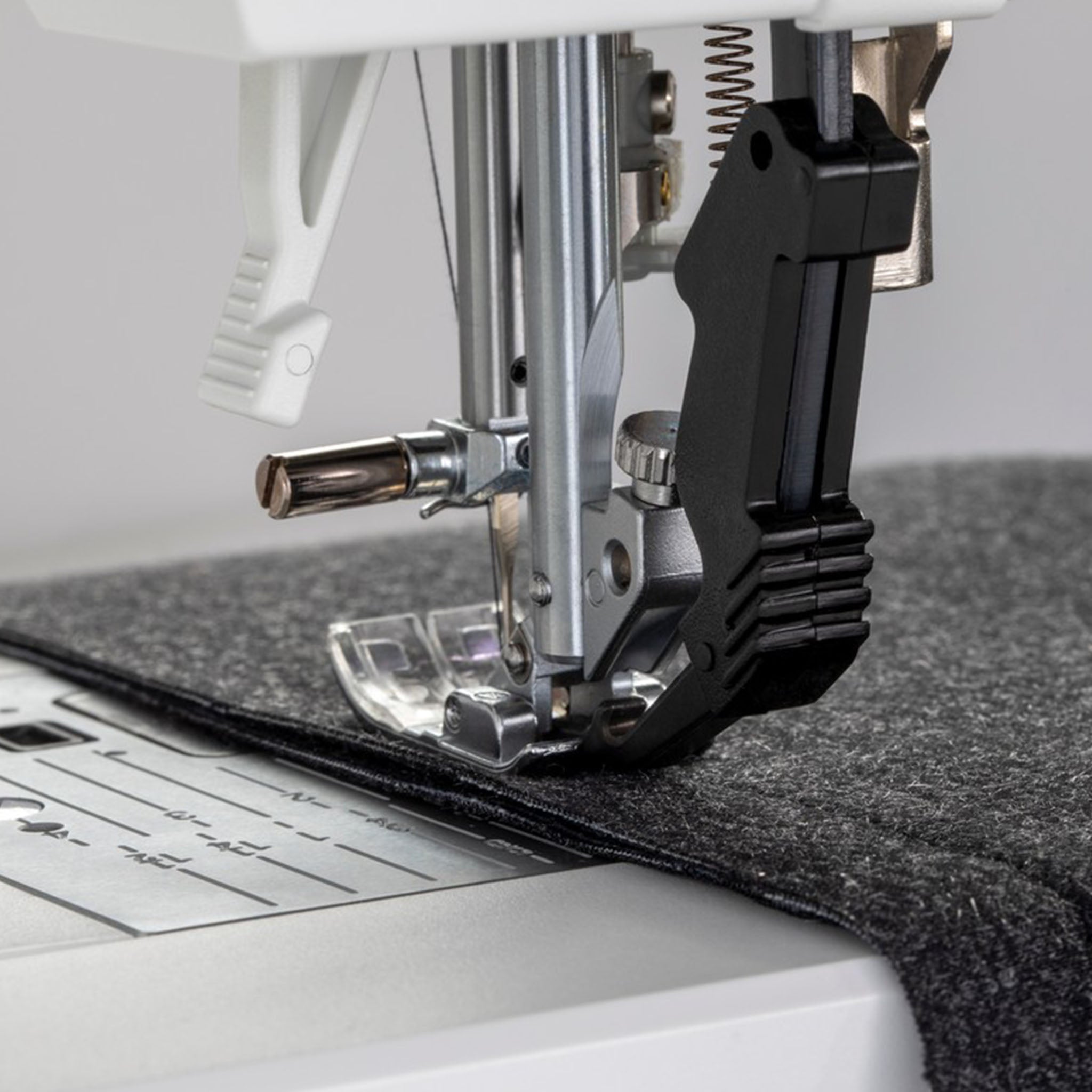 Máquina de coser y acolchar Pfaff Ambition 610 