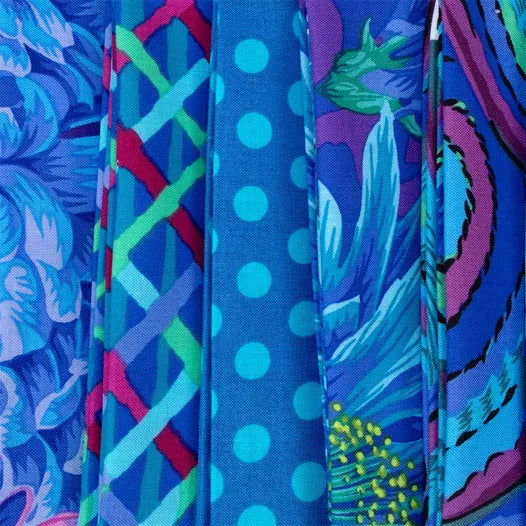Kaffe Classics Plus 2.5" Design Roll Royal 40pcs