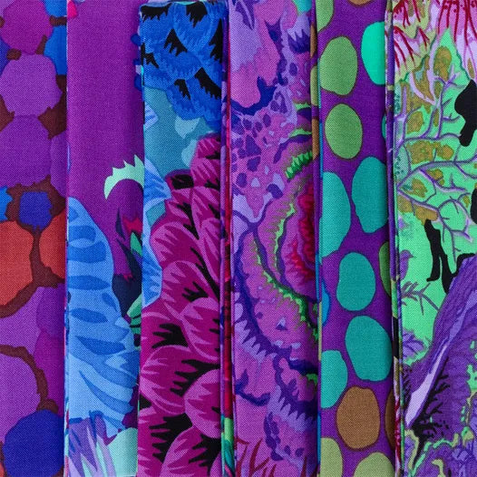 Kaffe Classics Plus 2.5" Design Roll Royal 40pcs