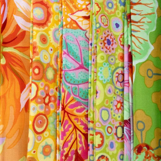 Kaffe Classics Plus 2.5" Design Roll Spectrum 40pcs