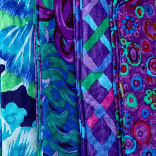 Kaffe Classics Plus 2.5" Design Roll Spectrum 40pcs